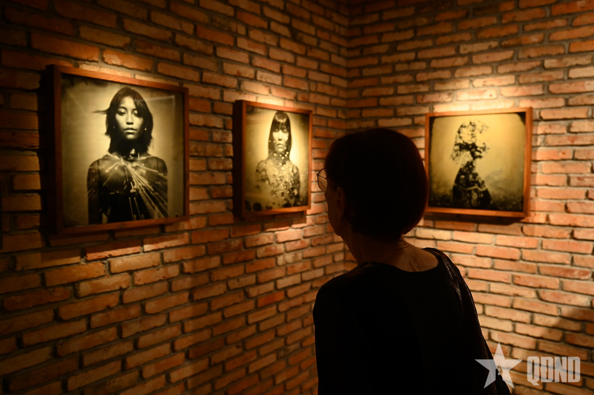 Khai mạc triển lãm “Phản chiếu vô thời”