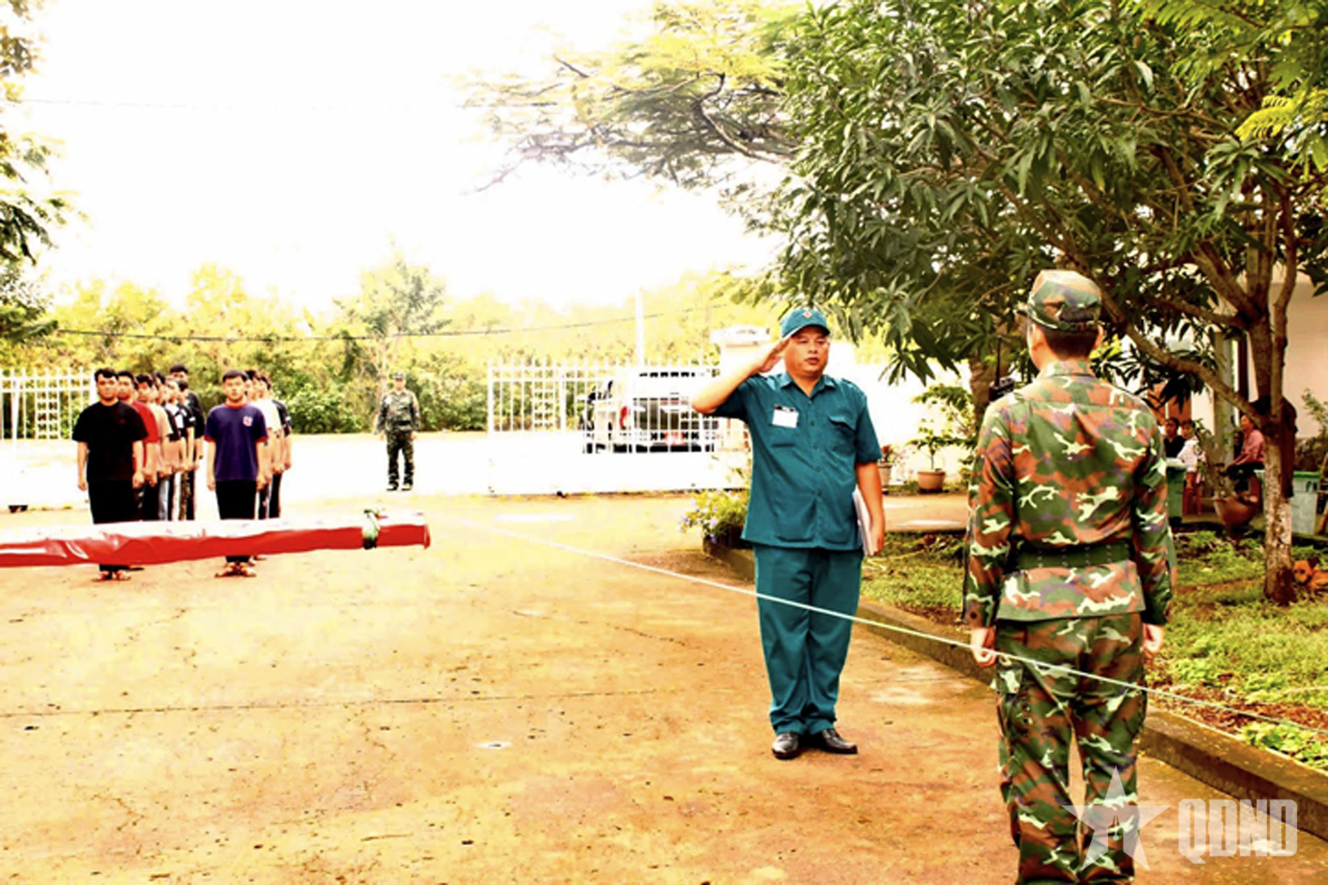 Trung đoàn Bộ binh 10 diễn tập “1 bên, 1 cấp” trên bản đồ, thực địa