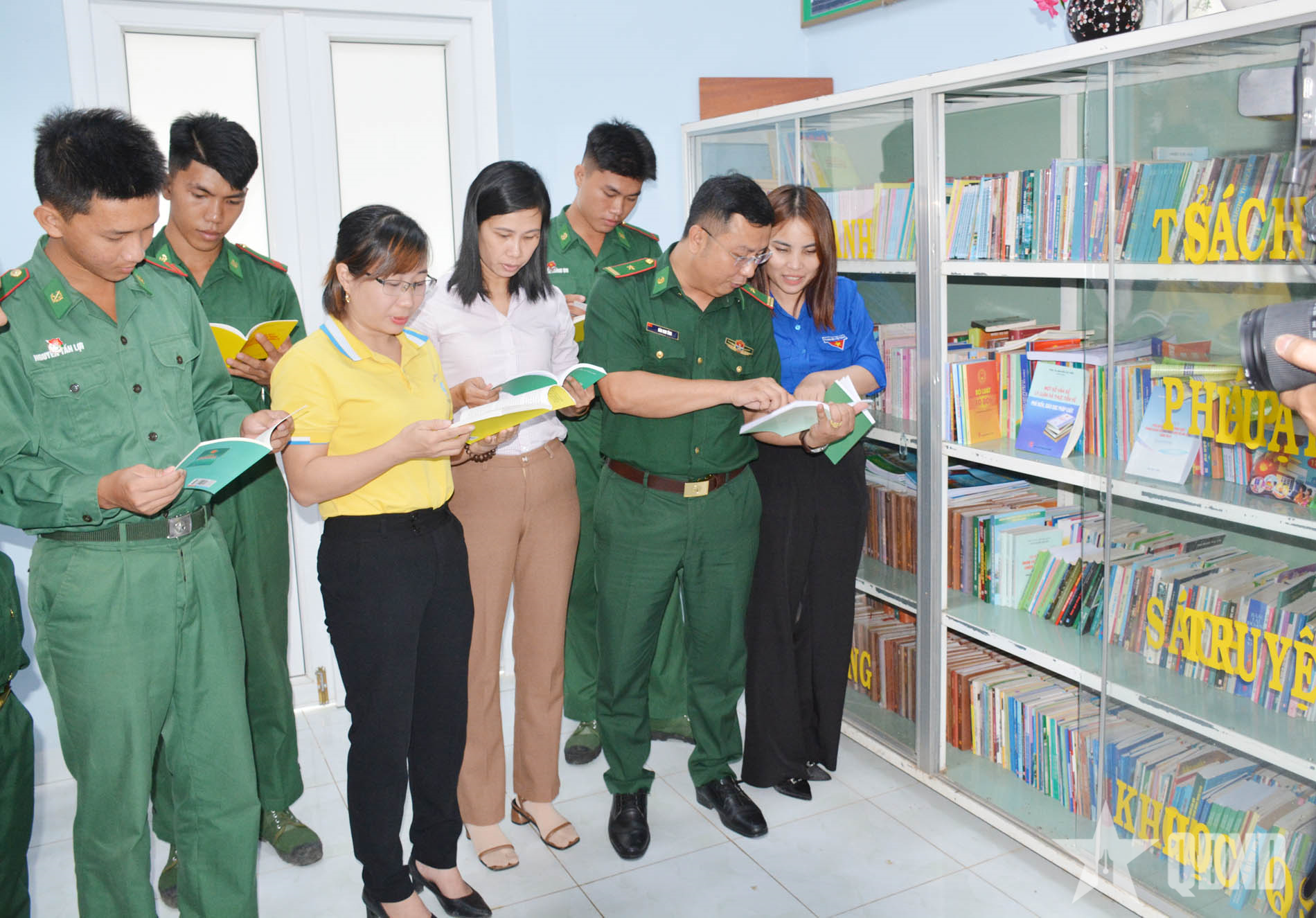 Quân khu 7: Đa dạng hình thức phổ biến, giáo dục pháp luật cho chiến sĩ