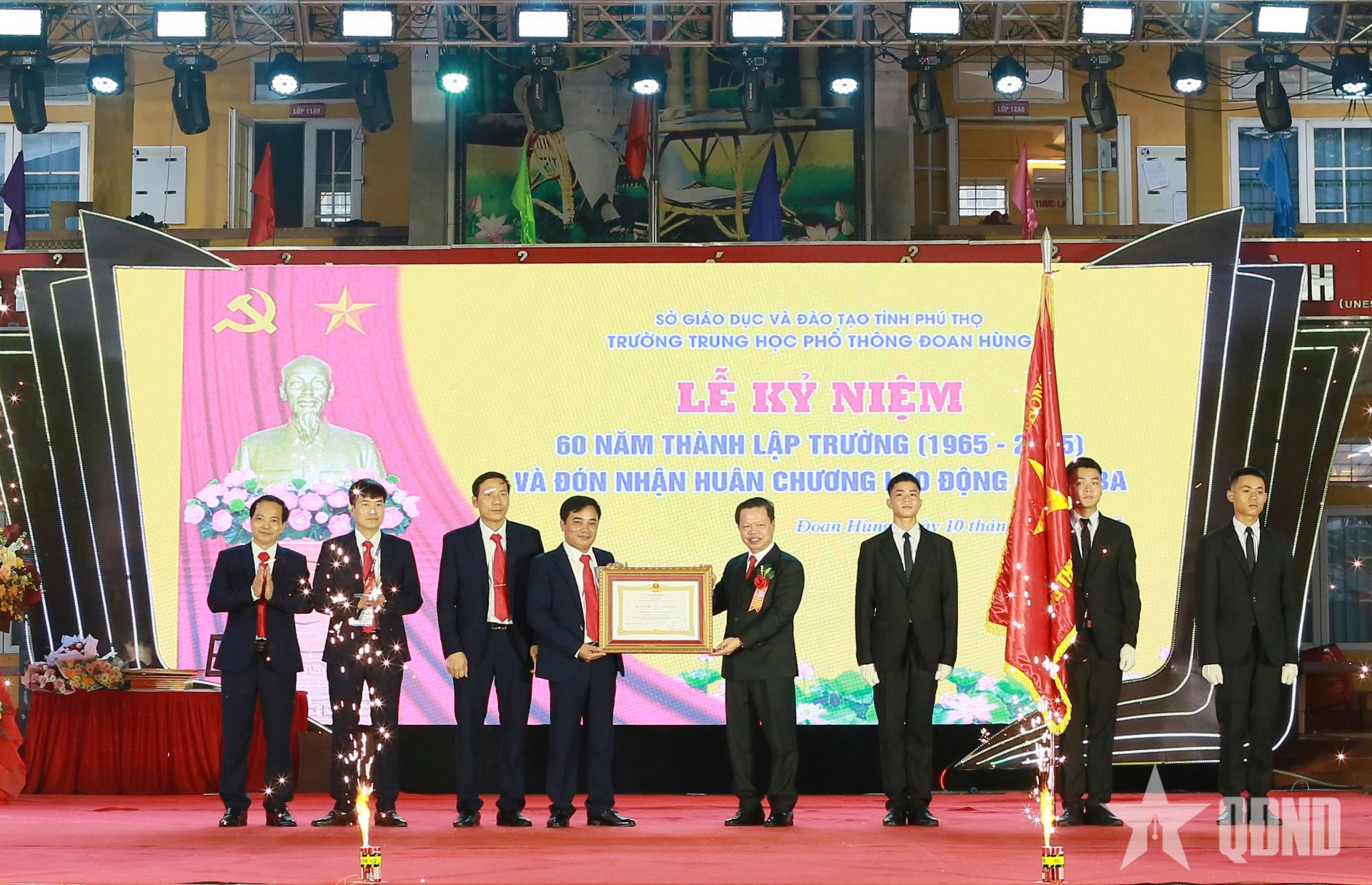  Trường THPT Đoan Hùng (tỉnh Phú Thọ) kỷ niệm 60 năm Ngày thành lập và đón nhận Huân chương Lao động hạng Ba

