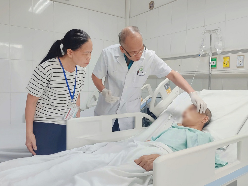 Bệnh viện Hữu nghị Việt Đức: Giữ được khuôn mặt cho bệnh nhân bị ngã vỡ nát mặt