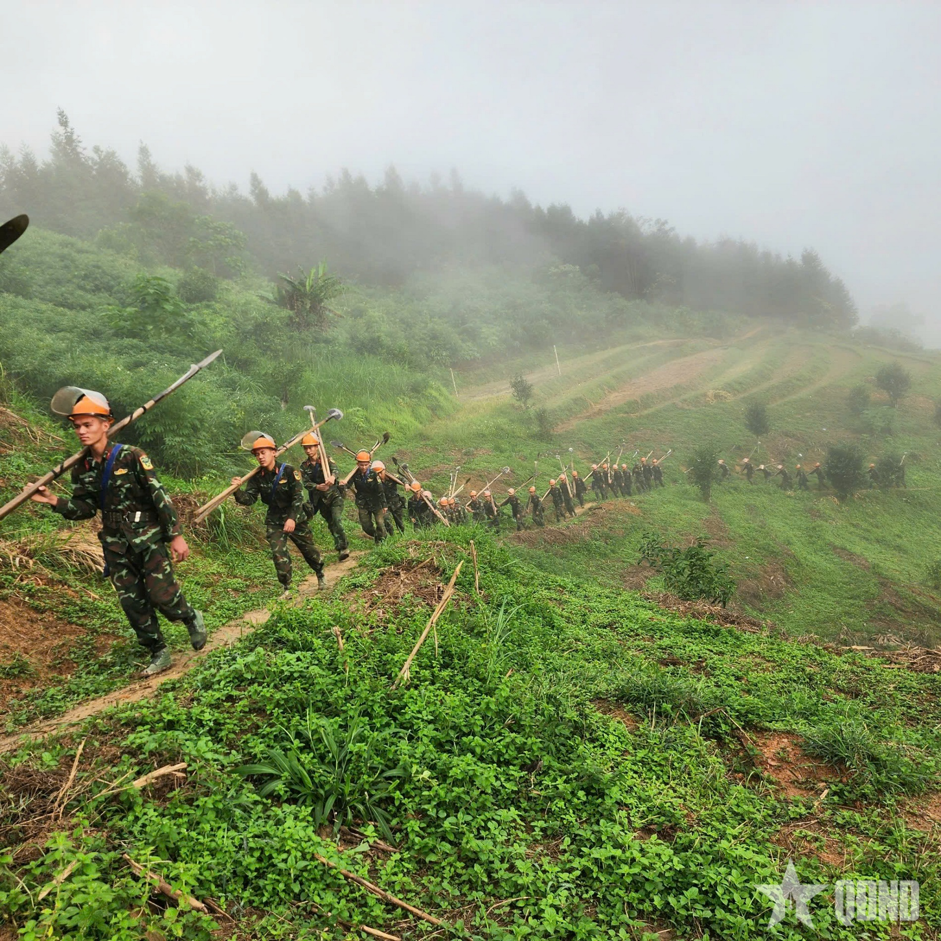 Hồi sinh nơi mảnh đất có mìn - Bài 1: Nối tiếp truyền thống vì nhân dân