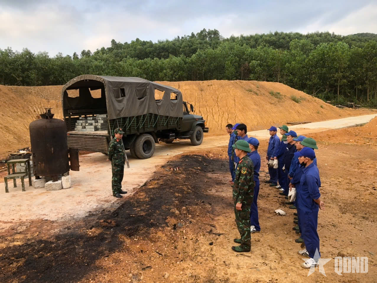 Bảo vệ nền tảng tư tưởng từ công việc thầm lặng