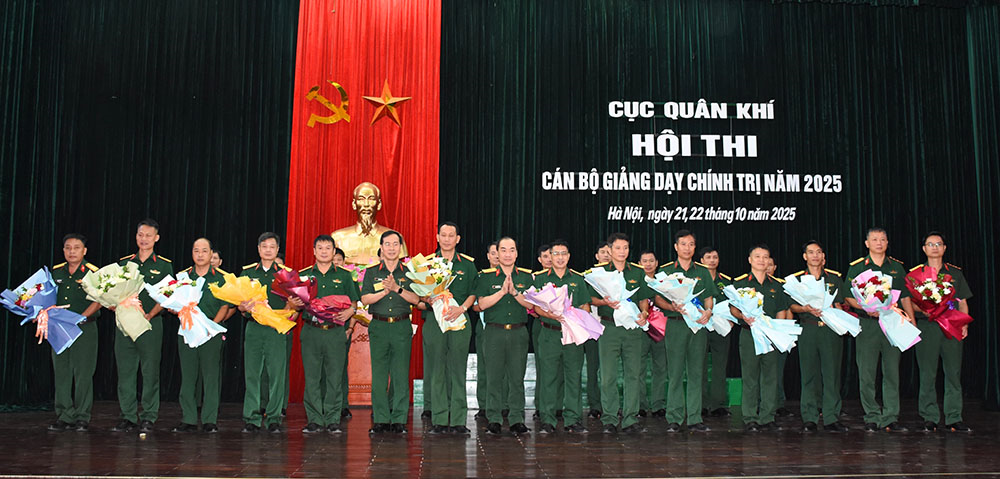 Làm mới nội dung, vận dụng linh hoạt hình thức giảng bài