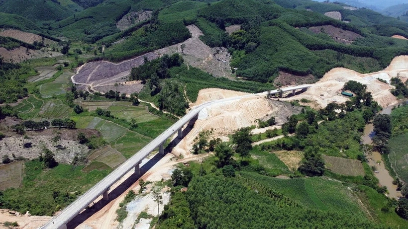 Công bố tình huống khẩn cấp về thiên tai trên tuyến đường Trường Sơn Đông qua Đà Nẵng và Gia Lai