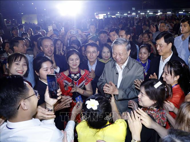 Tổng Bí thư Tô Lâm: Lan tỏa tinh thần “5 dám” và “3 cùng” là góp một viên gạch bền chắc vào ngôi nhà đại đoàn kết Việt Nam

