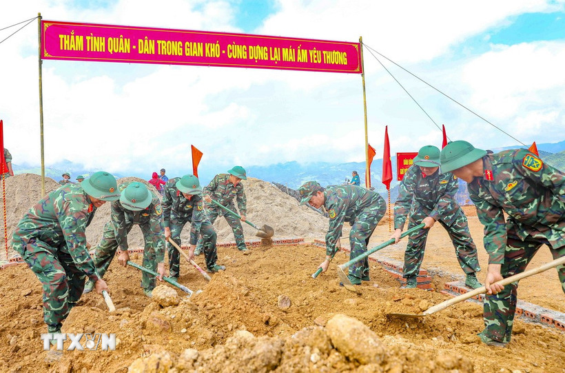 Xây mới nhà, tái định cư cho hộ có nhà bị lũ cuốn, hoàn thành trước 31-1-2026
