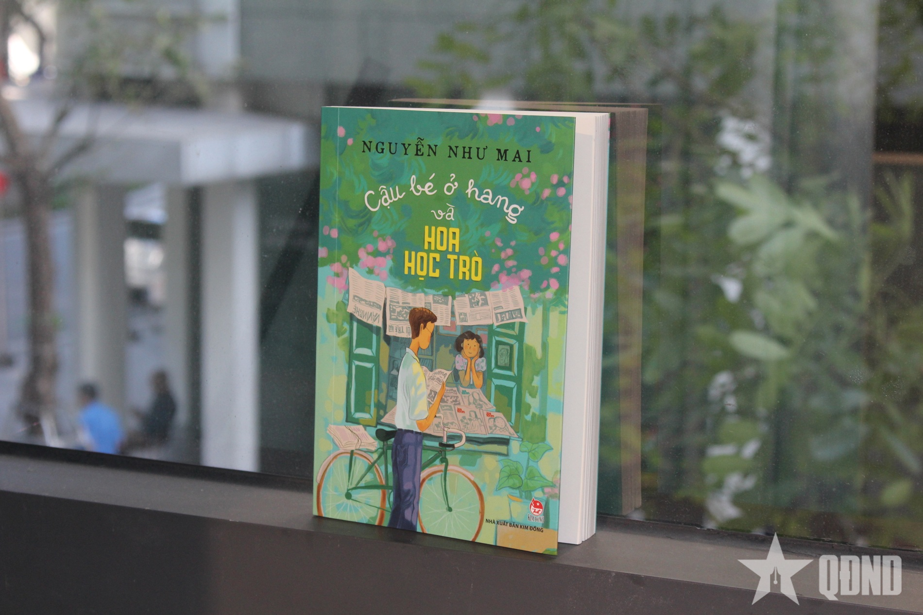 Ra mắt hồi ký “Cậu bé ở hang và Hoa Học Trò” 