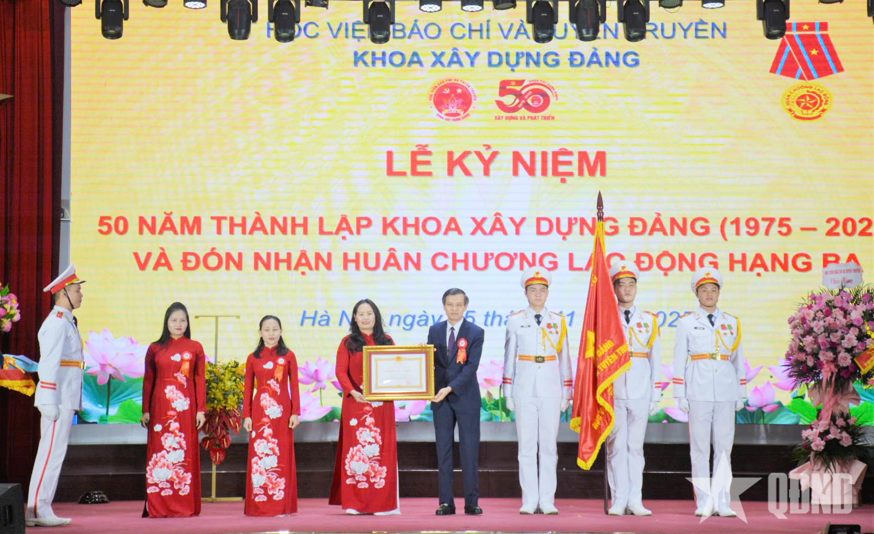 Khoa Xây dựng Đảng (Học viện Báo chí và Tuyên truyền) kỷ niệm 50 năm thành lập và đón nhận Huân chương Lao động hạng Ba