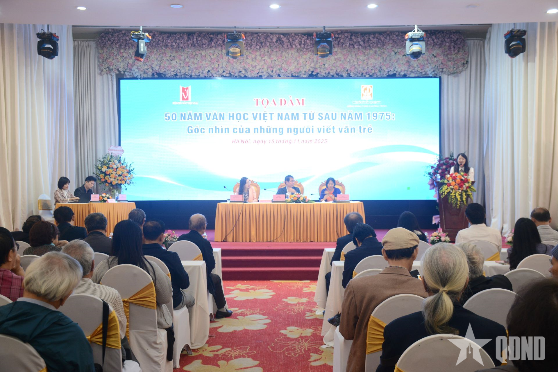 Văn học Việt Nam từ sau 1975 dưới góc nhìn nhà văn trẻ

