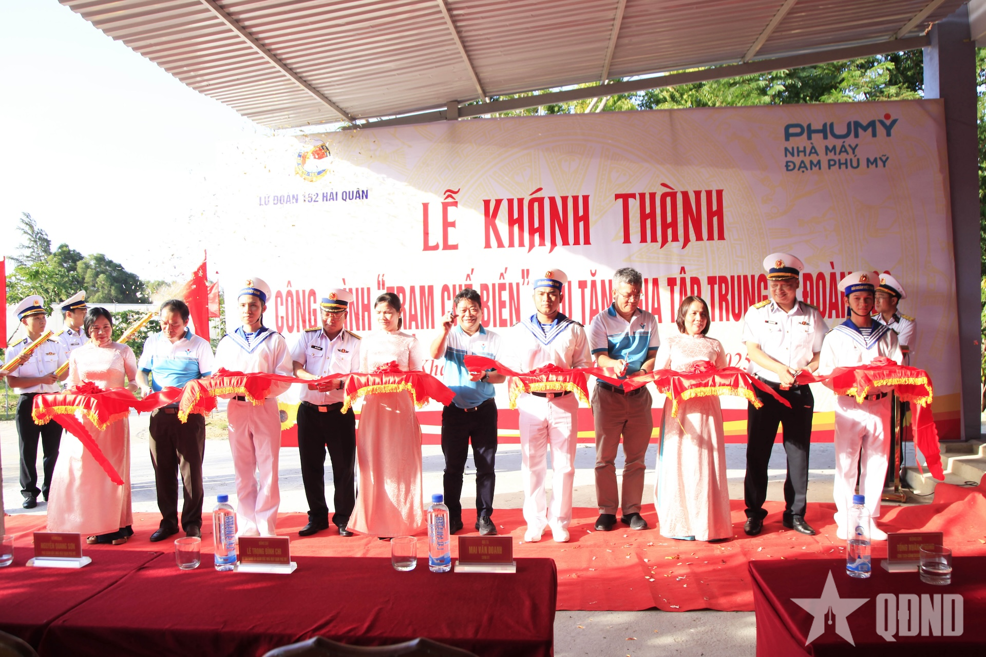 Nhà máy Đạm Phú Mỹ tặng “Trạm chế biến” khu tăng gia tập trung cho Lữ đoàn 162