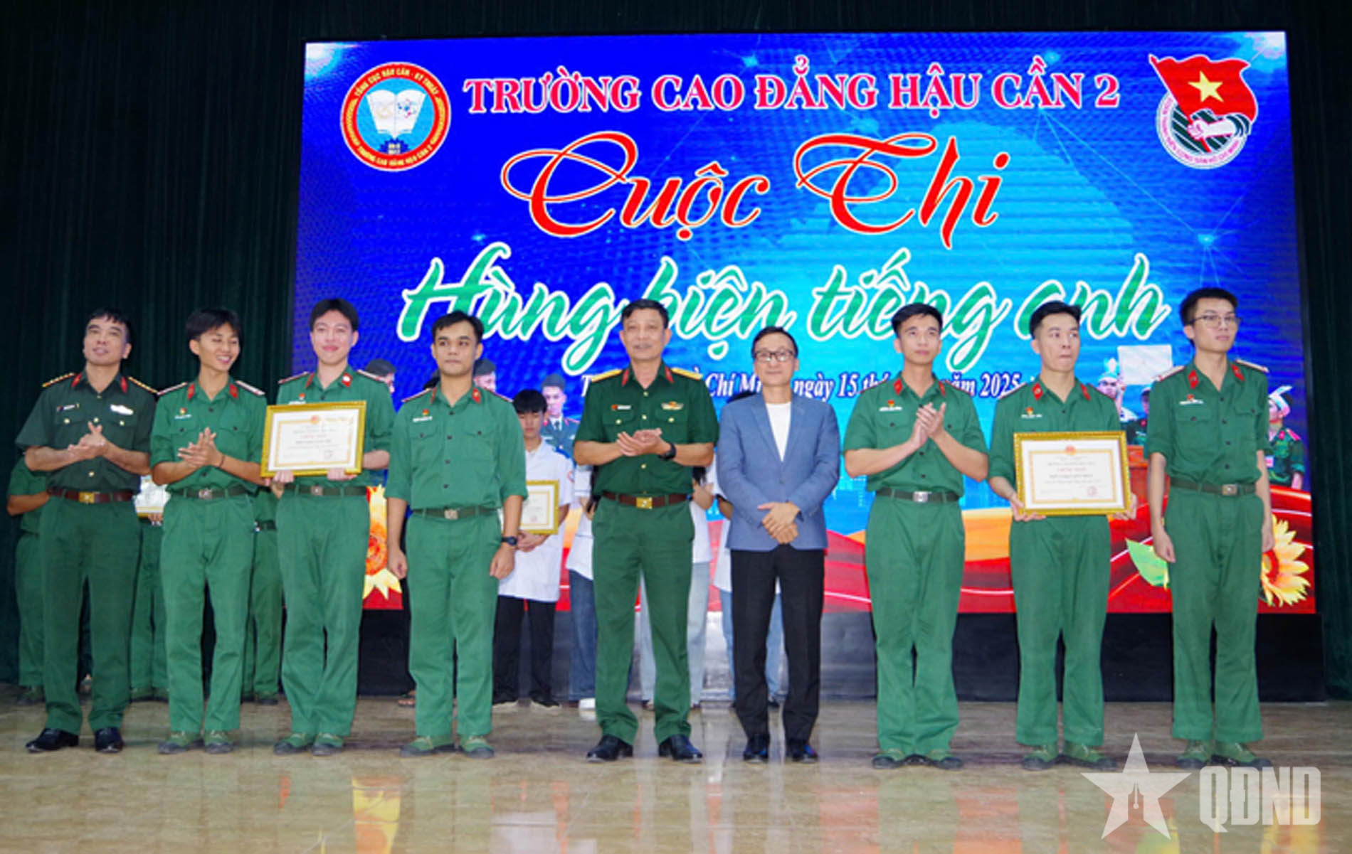 Trường Cao đẳng Hậu cần 2 thi hùng biện tiếng Anh