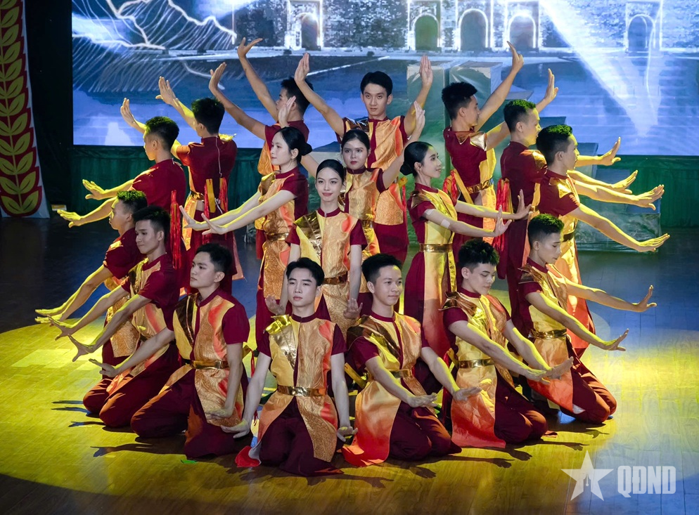 Liên hoan nghệ thuật quần chúng LLVT Quân khu 9: “Cháy” hết mình trong từng tiết mục