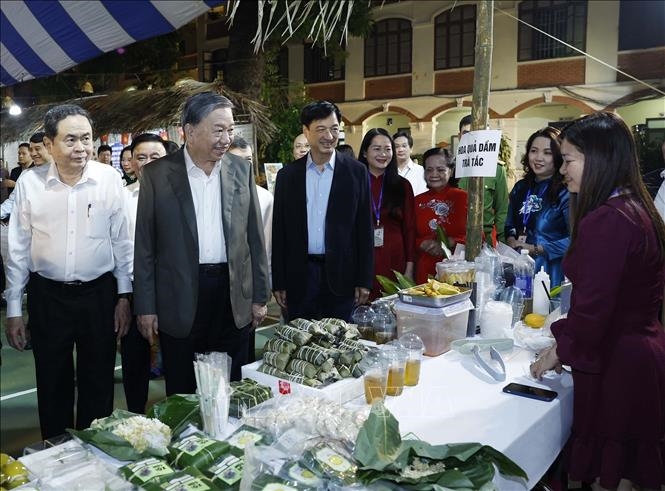 Tổng Bí thư Tô Lâm, Chủ tịch Quốc hội Trần Thanh Mẫn dự Ngày hội Đại đoàn kết toàn dân tộc tại phường Ba Đình, Hà Nội