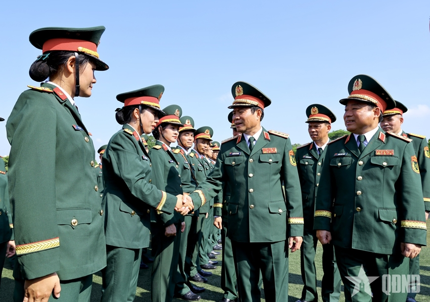 Những người lái đò trên dòng sông tri thức