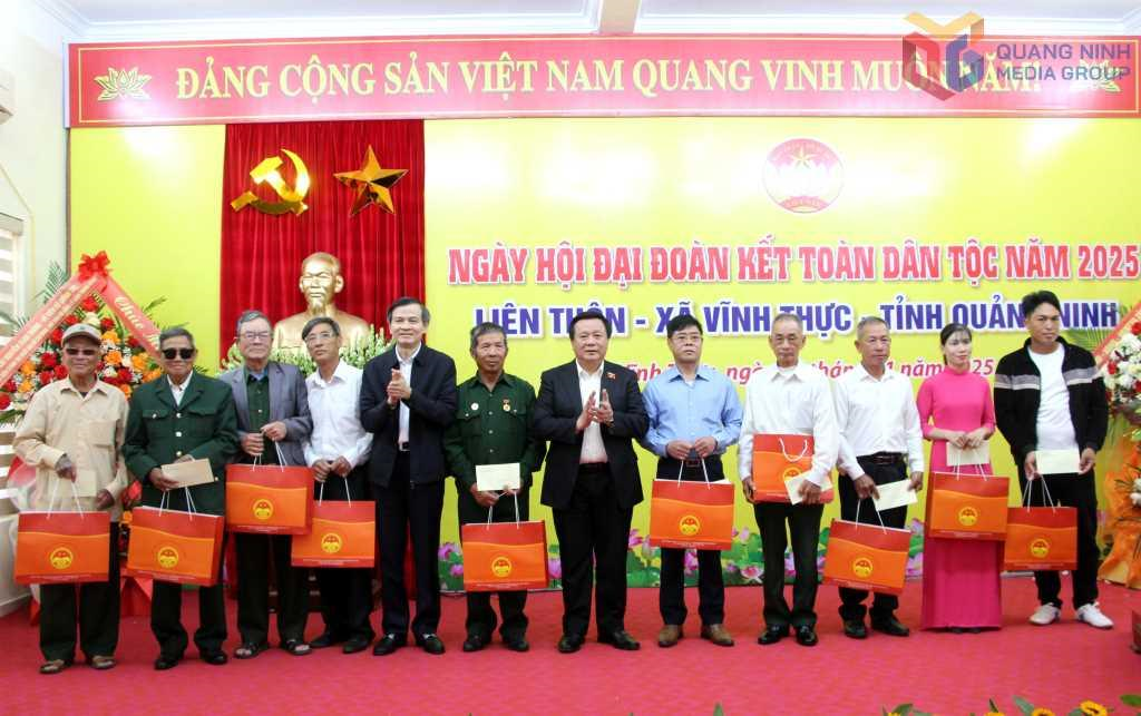 Đồng chí Nguyễn Xuân Thắng dự Ngày hội Đại đoàn kết toàn dân tộc tại Quảng Ninh