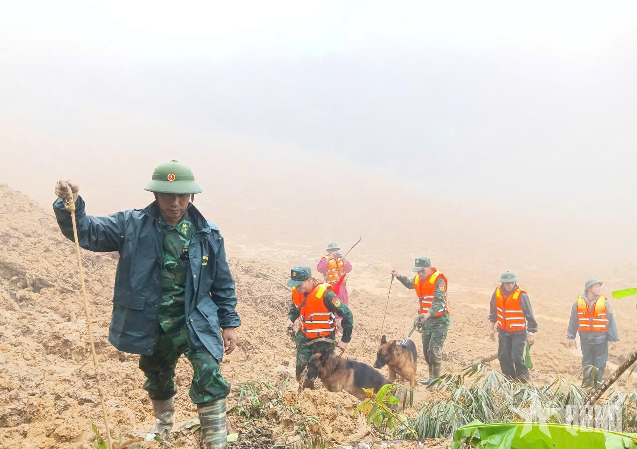 Quân khu 5: Khẩn trương tìm kiếm các nạn nhân mất tích do sạt lở núi