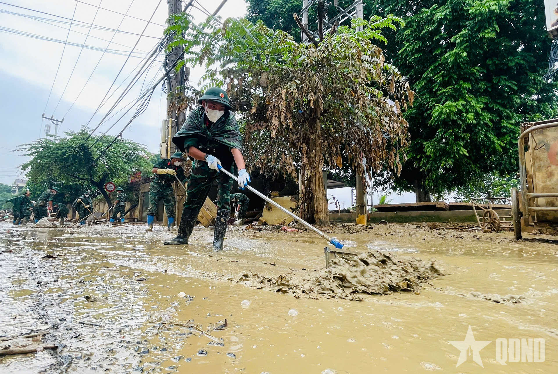 Các đơn vị Quân đội chủ động ứng phó mưa lũ tại khu vực Trung Bộ