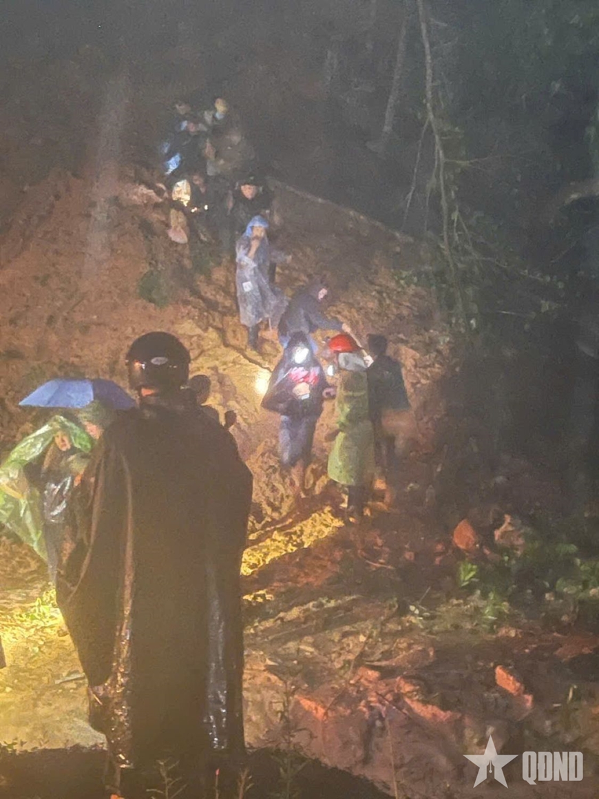 6 người chết và 16 người bị thương vụ sạt lở đèo Khánh Lê (Khánh Hòa)