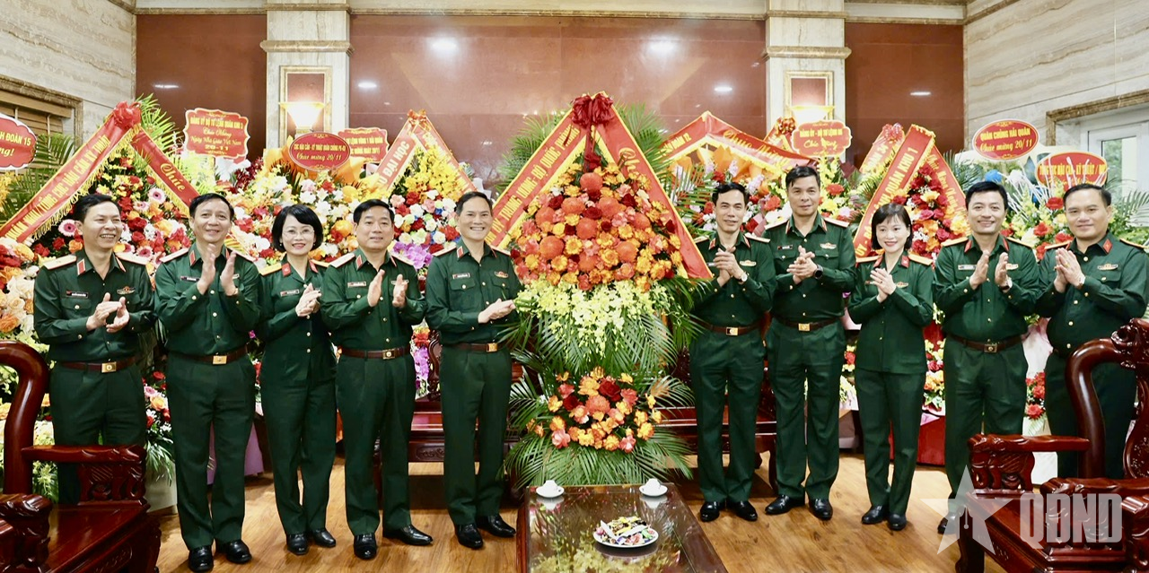 Thượng tướng Phạm Trường Sơn thăm, chúc mừng Học viện Hậu cần nhân Ngày Nhà giáo Việt Nam