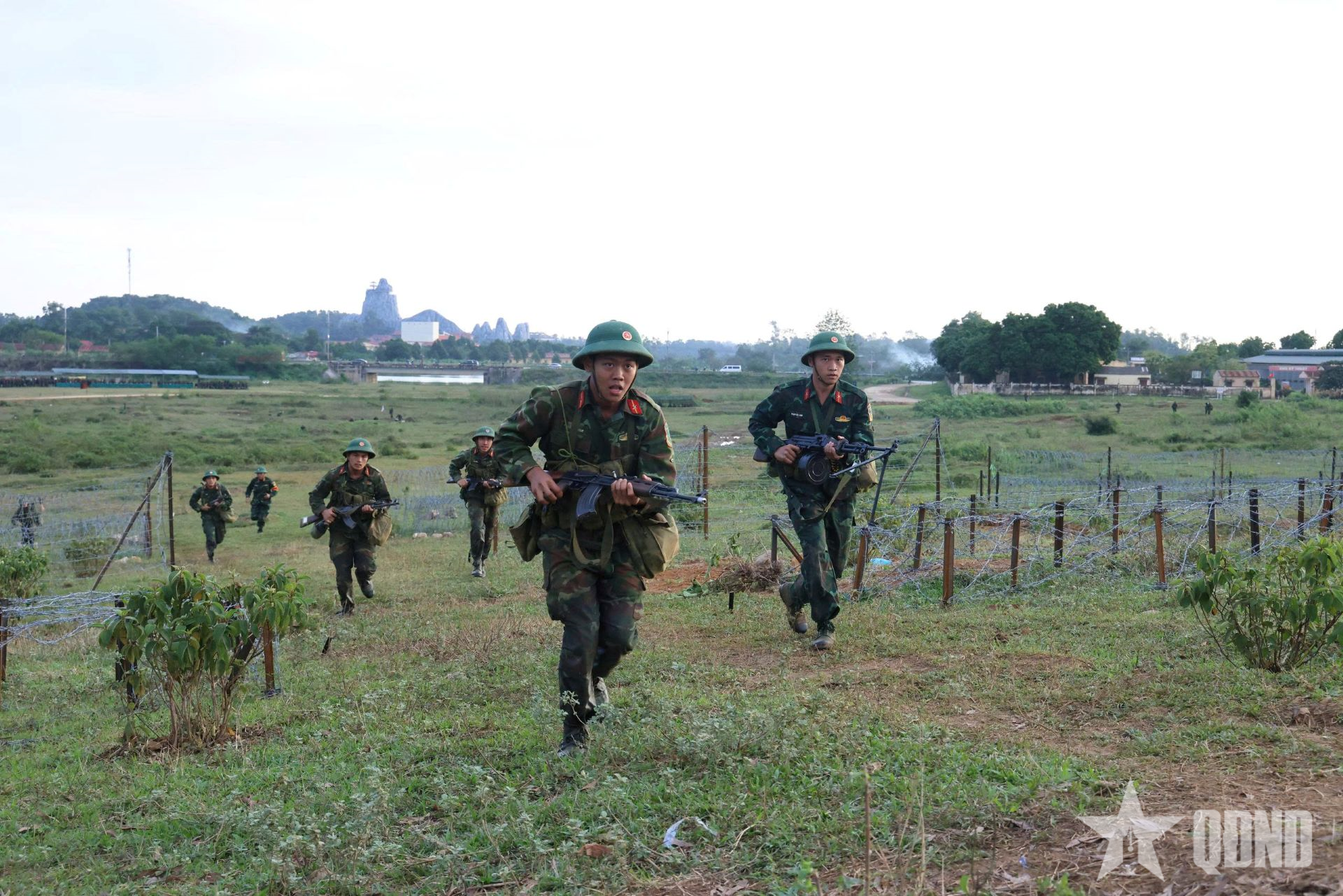 Rèn bản lĩnh, nâng cao năng lực thực hành cho học viên sĩ quan