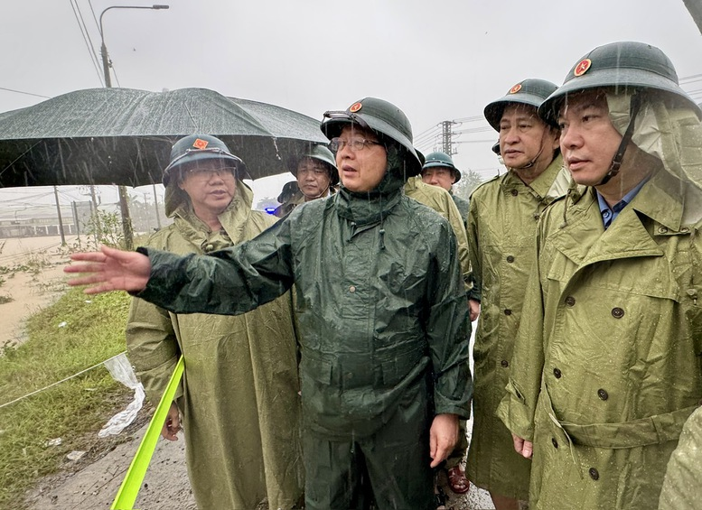 Phó thủ tướng Hồ Quốc Dũng kiểm tra công tác ứng phó mưa lũ tại Khánh Hòa