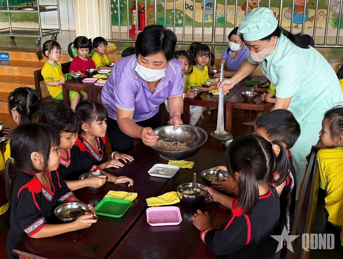 Những lớp học đặc biệt ở Tây Nguyên - Bài 3: Hết mình vì trẻ, vì sự nghiệp giáo dục (Tiếp theo và hết)