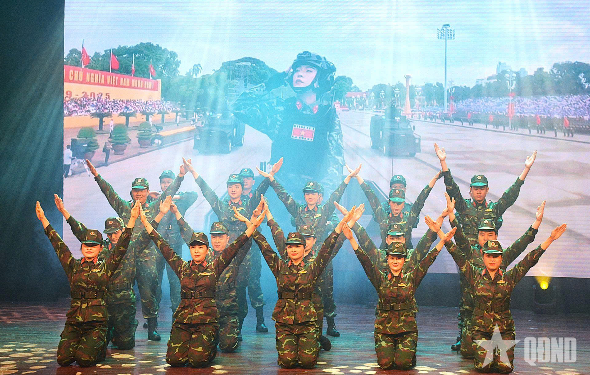 Dựng chương trình nghệ thuật đáp ứng nhu cầu thưởng thức của bộ đội và nhân dân