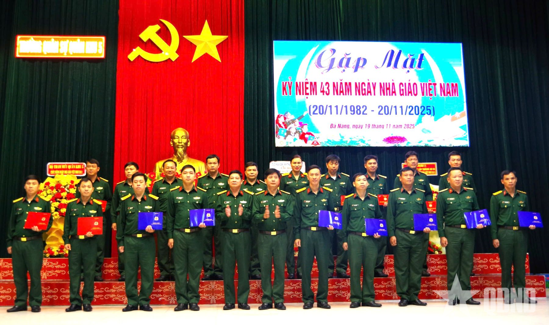 Trường Quân sự Quân khu 5 kỷ niệm 43 năm Ngày Nhà giáo Việt Nam