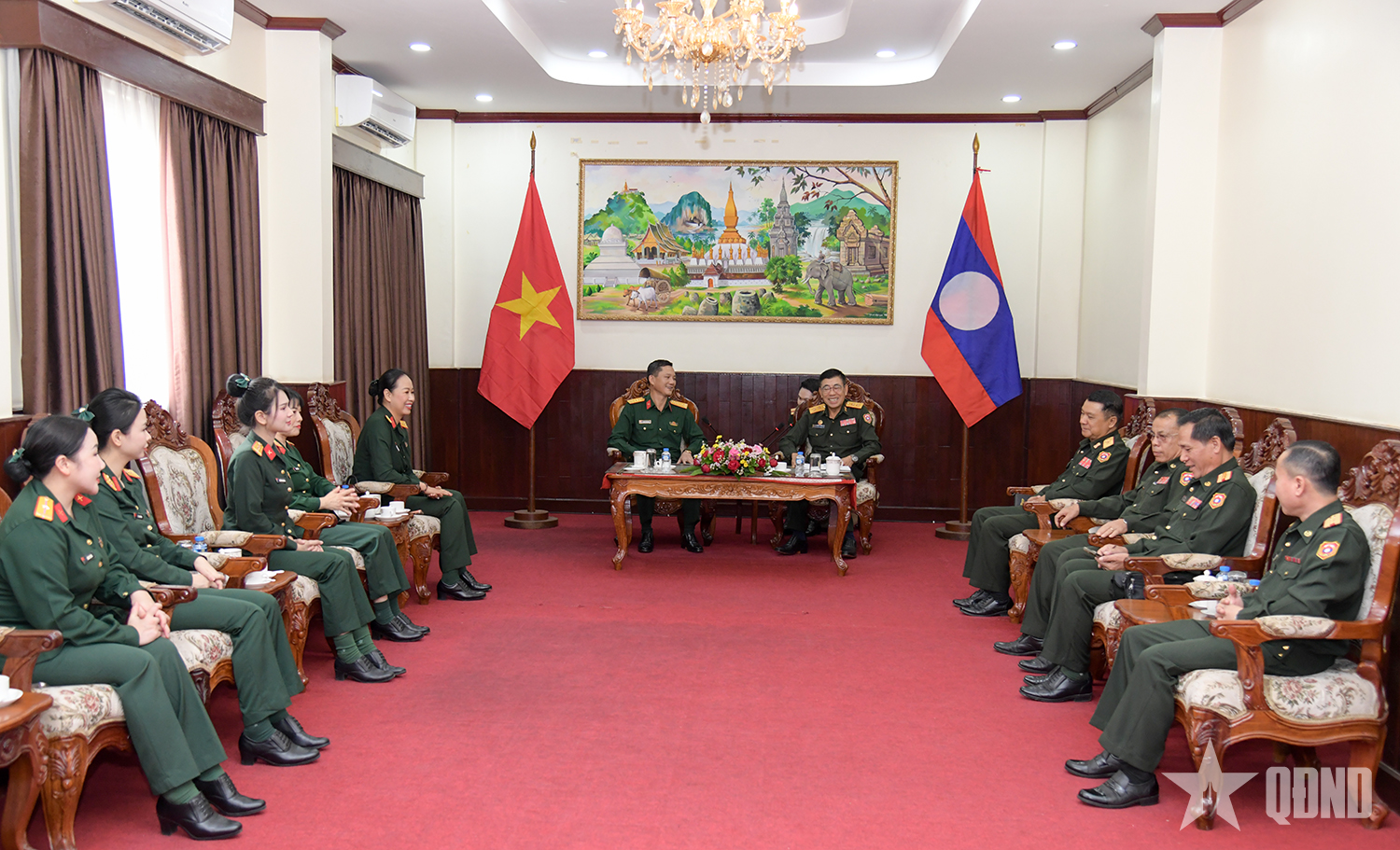 Đoàn công tác Quân khu 1 thăm, chào xã giao Tổng cục Chính trị Quân đội nhân dân Lào

