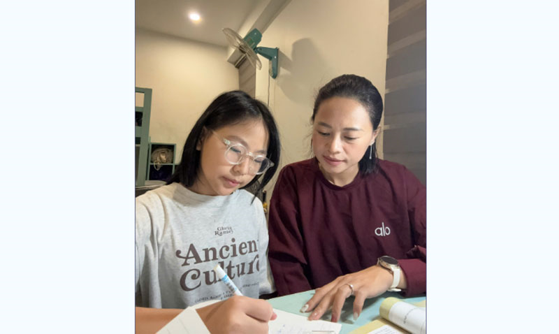 Có thể bị phạt nếu ép con học quá sức: Cha mẹ cần hiểu đúng!