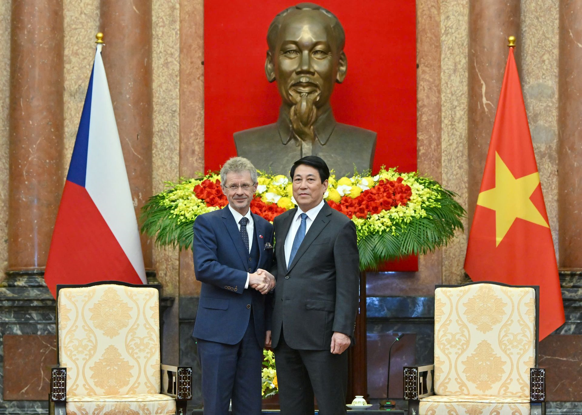 Chủ tịch nước Lương Cường tiếp Chủ tịch Thượng viện Quốc hội Cộng hòa Séc 