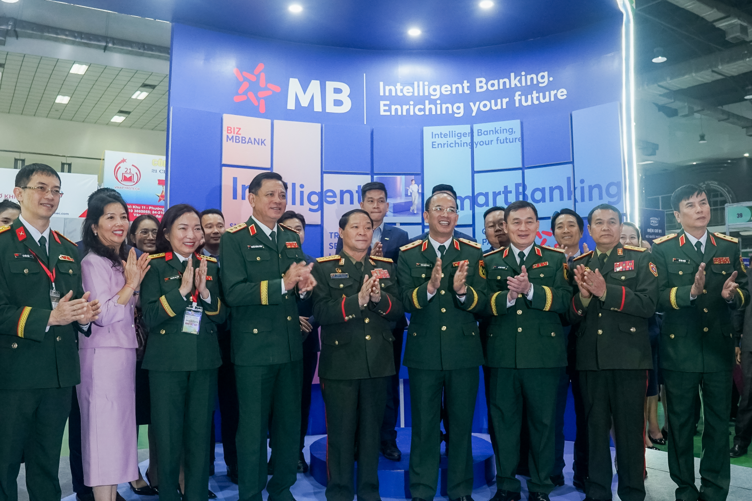 MB kiến tạo cầu nối tài chính Việt-Lào bằng công nghệ thanh toán quốc tế thuận tiện