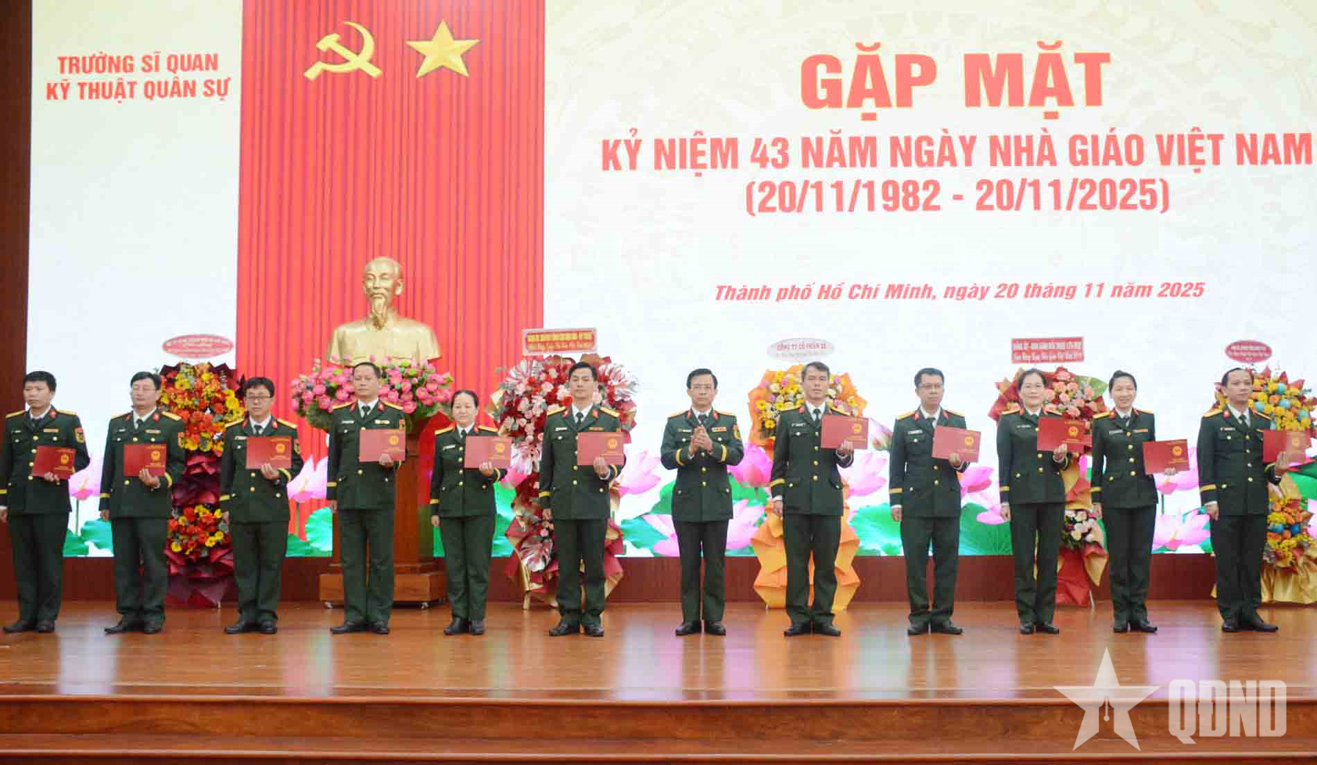 Trường Sĩ quan Kỹ thuật Quân sự gặp mặt kỷ niệm 43 năm Ngày Nhà giáo Việt Nam