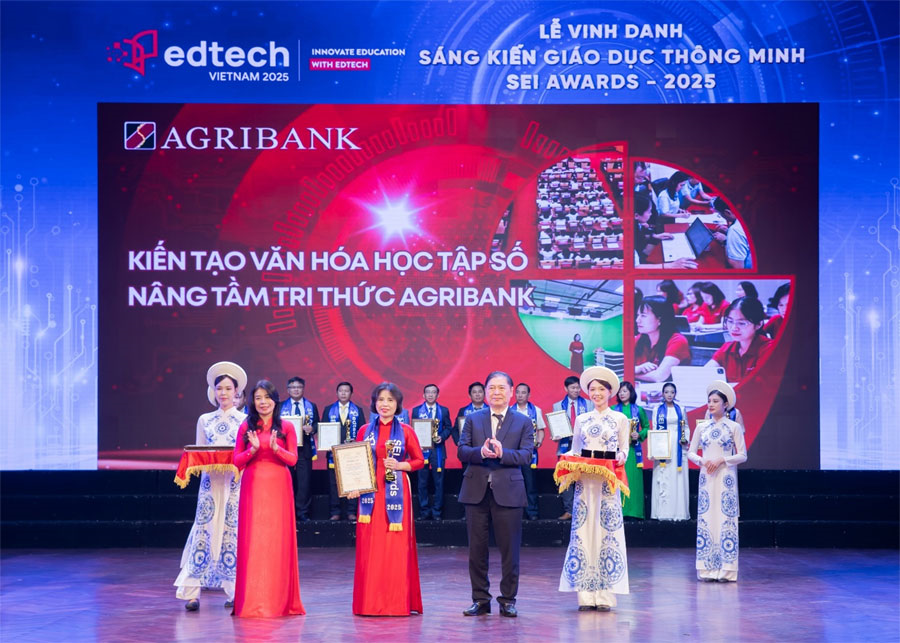 Agribank ghi dấu ấn tại lễ vinh danh sáng kiến giáo dục thông minh - SEI AWARDS năm 2025
