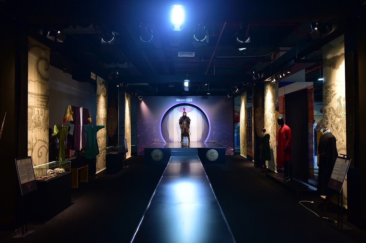 Lăng kính văn hóa: Tâm và tầm làm phim lịch sử