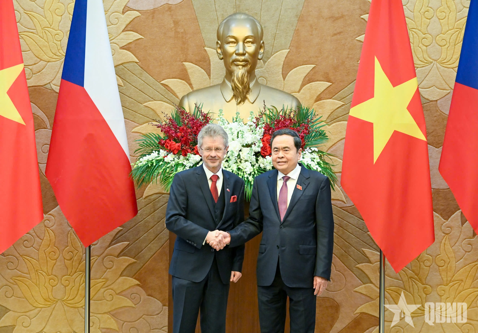 Chủ tịch Quốc hội Trần Thanh Mẫn chủ trì Lễ đón, hội đàm với Chủ tịch Thượng viện Séc