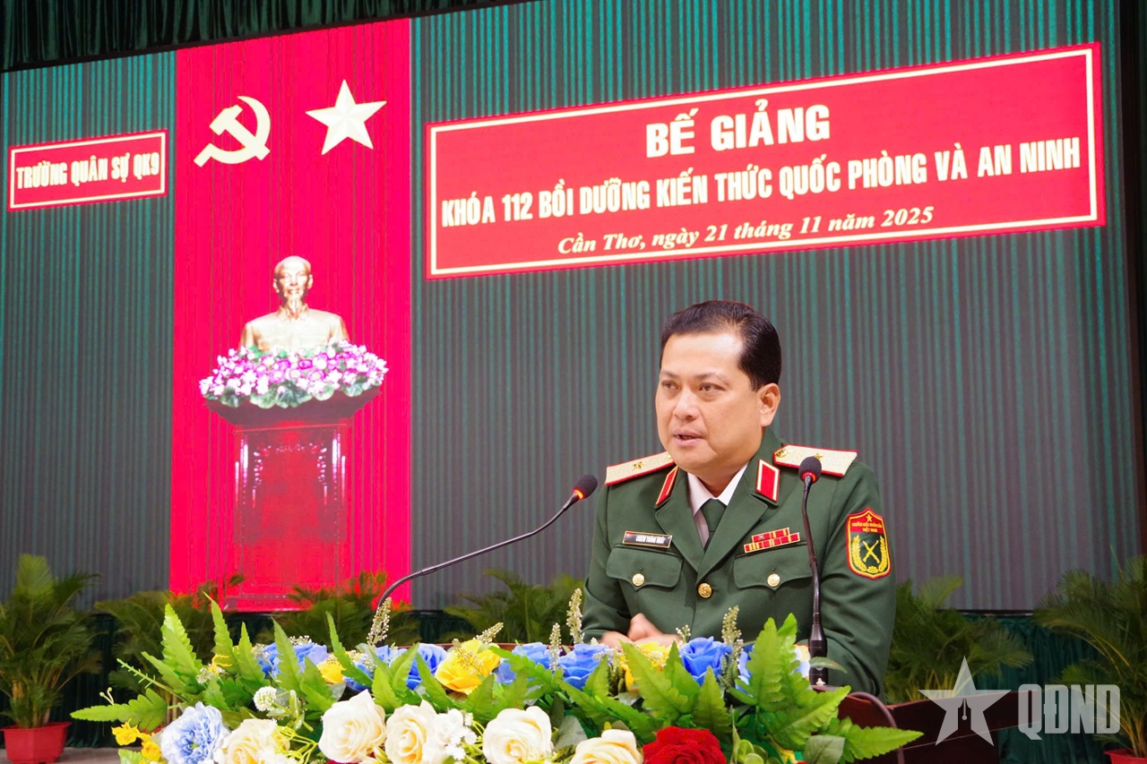 Trường Quân sự Quân khu 9: Bế giảng lớp bồi dưỡng kiến thức quốc phòng và an ninh đối tượng 2, khóa 112