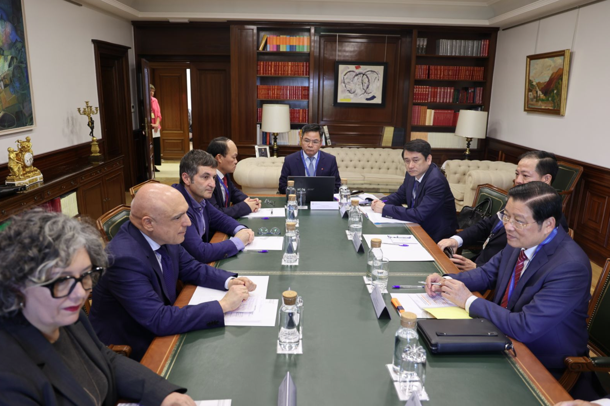 Đoàn đại biểu Đảng Cộng sản Việt Nam thăm và làm việc tại Tây Ban Nha