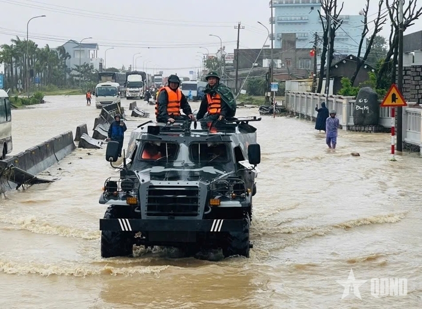 Bộ Quốc phòng: Xuất cấp hàng dự trữ quốc gia hỗ trợ nhân dân vùng lũ