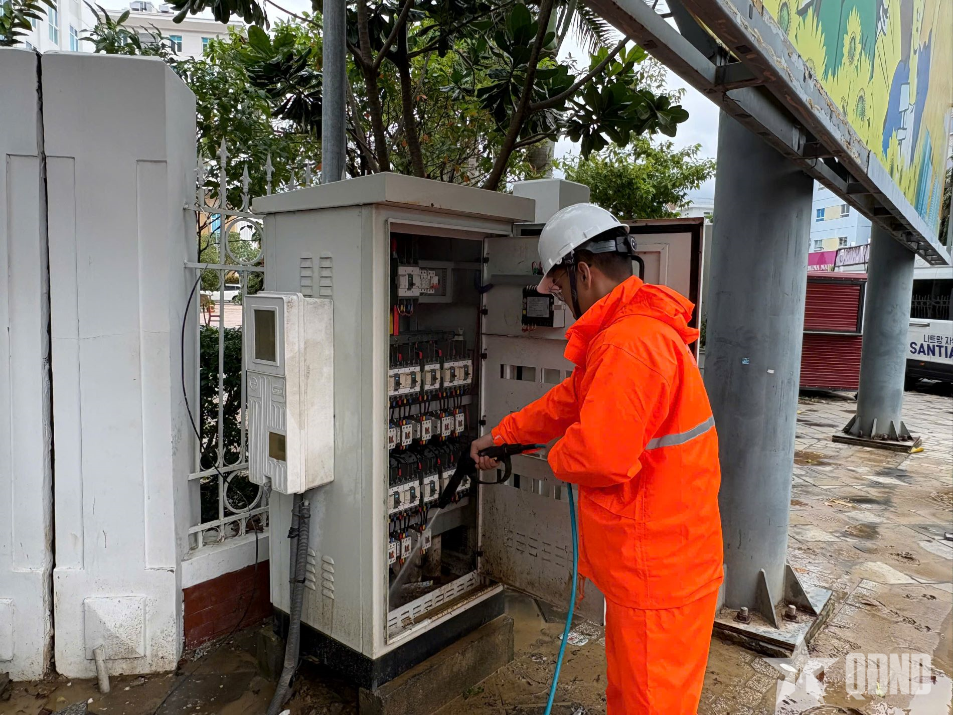 Hơn 881.000 khách hàng miền Trung - Tây Nguyên được cấp điện trở lại sau ngập lụt