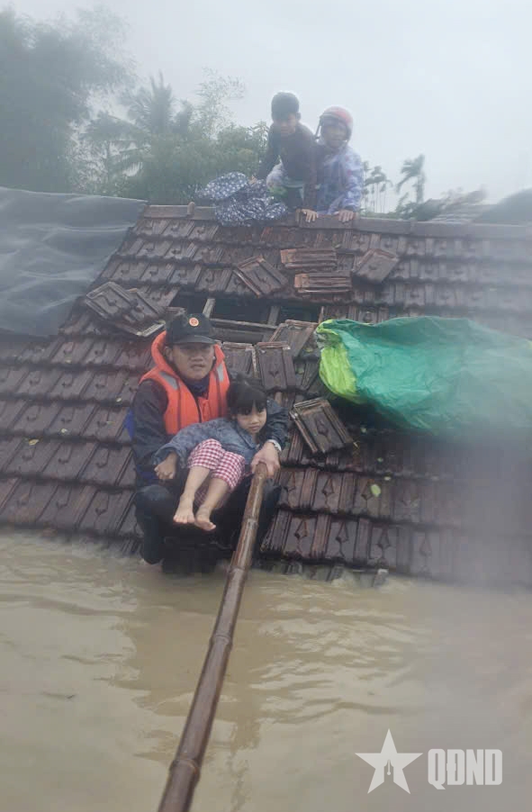 Vì nhân dân quên mình