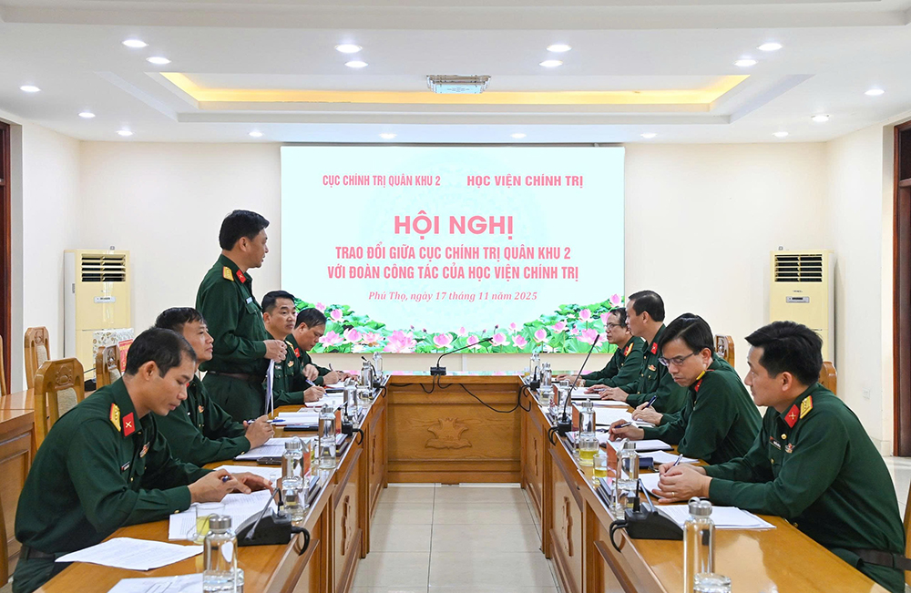 Khoa Công tác Đảng, công tác chính trị, Học viện Chính trị nghiên cứu thực tiễn tại Quân khu 2