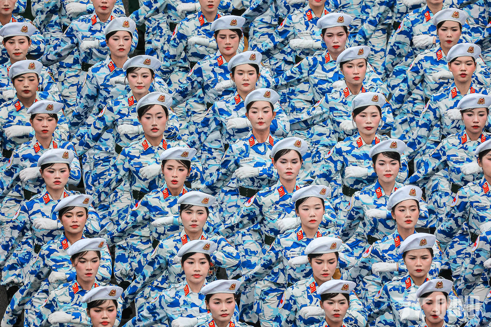 Khí thế hào hùng 

