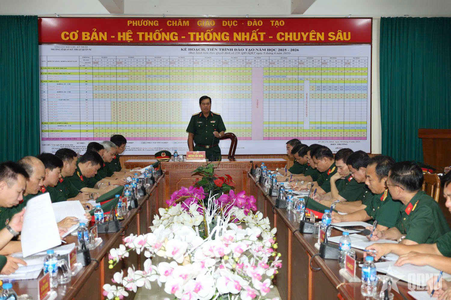 Thiếu tướng Huỳnh Tấn Hùng kiểm tra tại Trường Sĩ quan Kỹ thuật quân sự