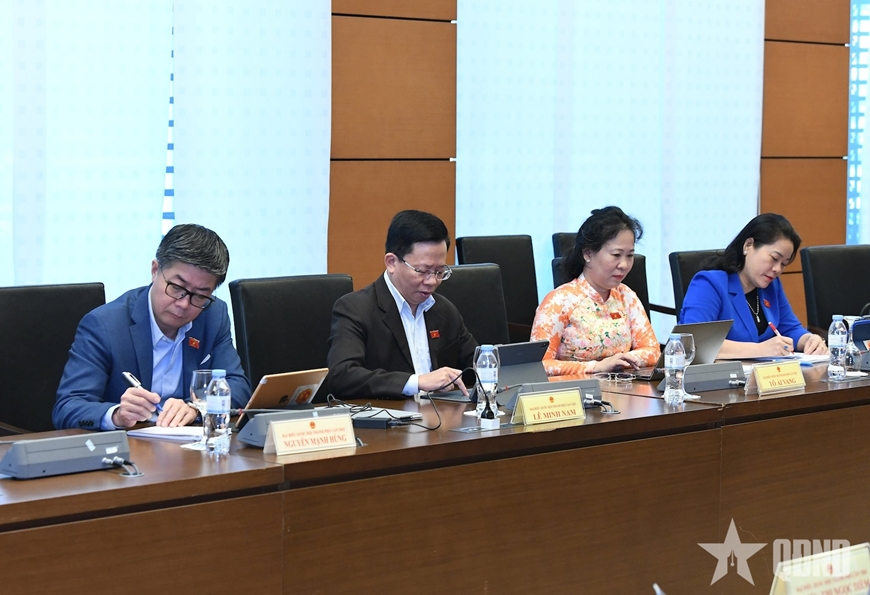 Tập trung giải quyết cốt lõi, tránh dàn trải các chương trình giáo dục, y tế