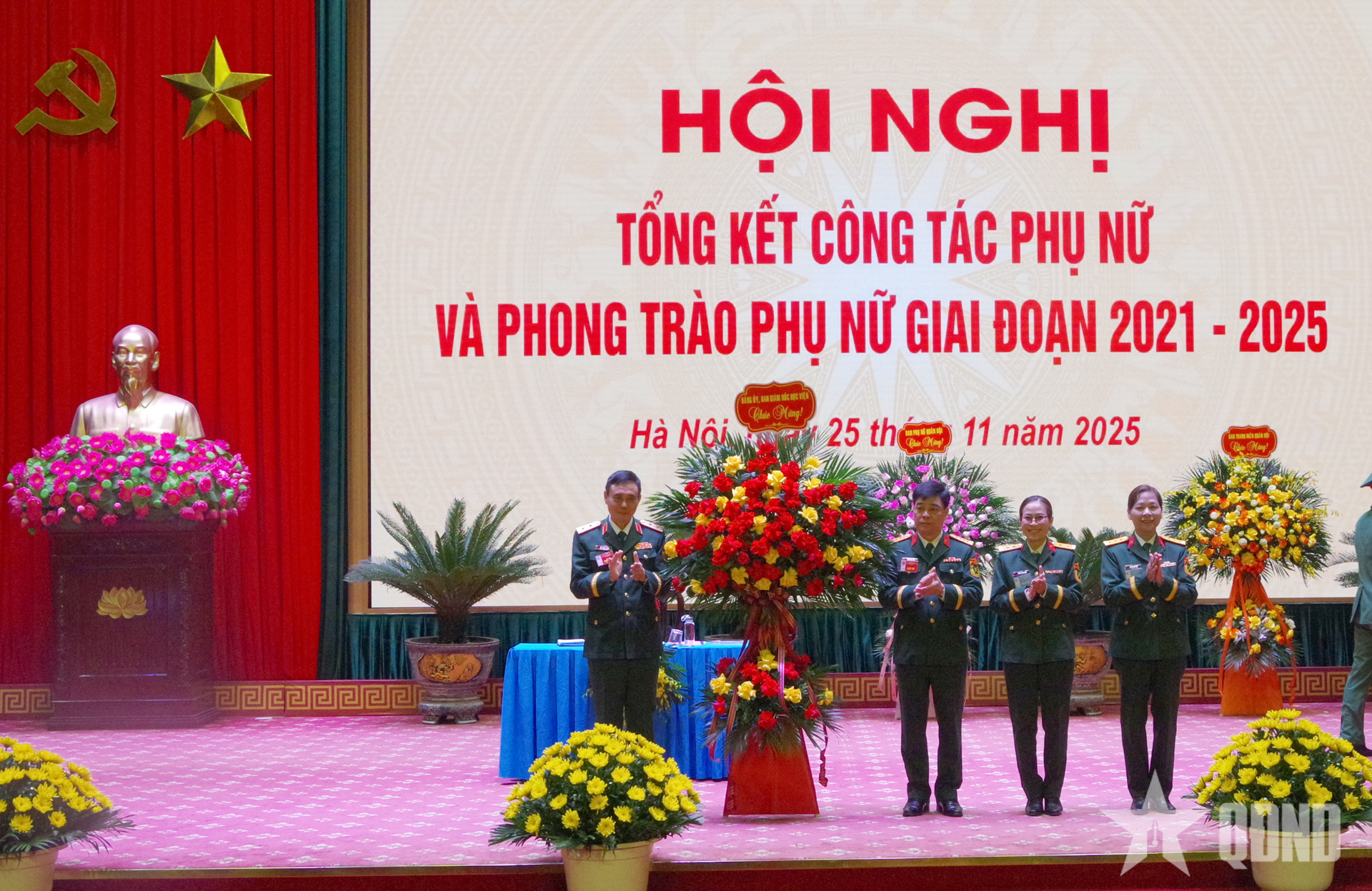 Xây dựng người phụ nữ Học viện Quốc phòng “bản lĩnh - trí tuệ - kỷ cương - nhân ái”