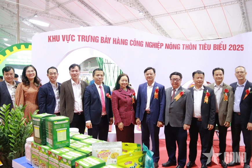 Sôi động Hội chợ Triển lãm Hàng công nghiệp nông thôn: 250 gian hàng, hàng trăm sản phẩm tiêu biểu​