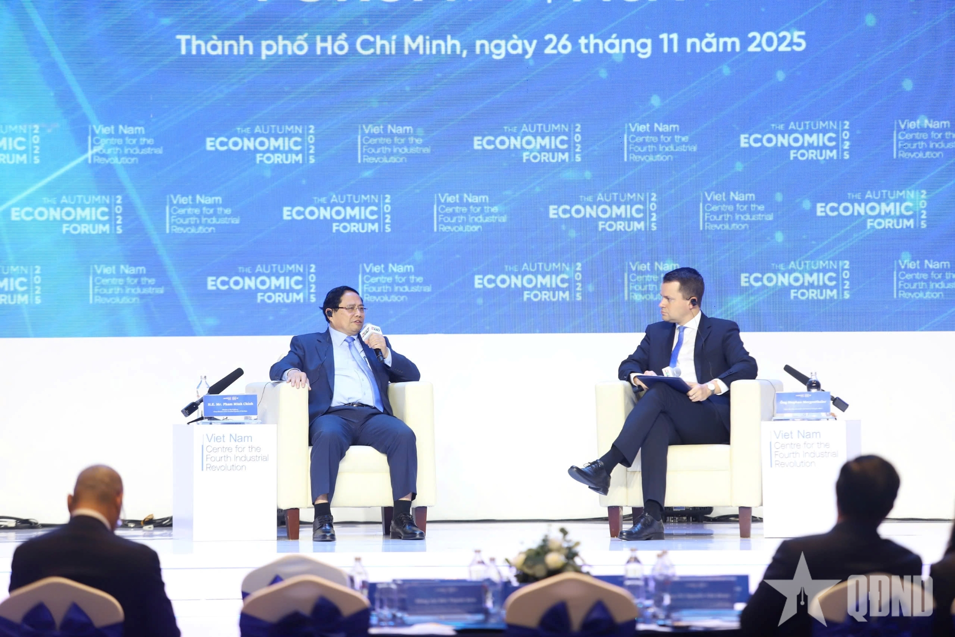 Đối thoại chính sách cấp cao giữa Thủ tướng Chính phủ Việt Nam và lãnh đạo Diễn đàn Kinh tế Thế giới