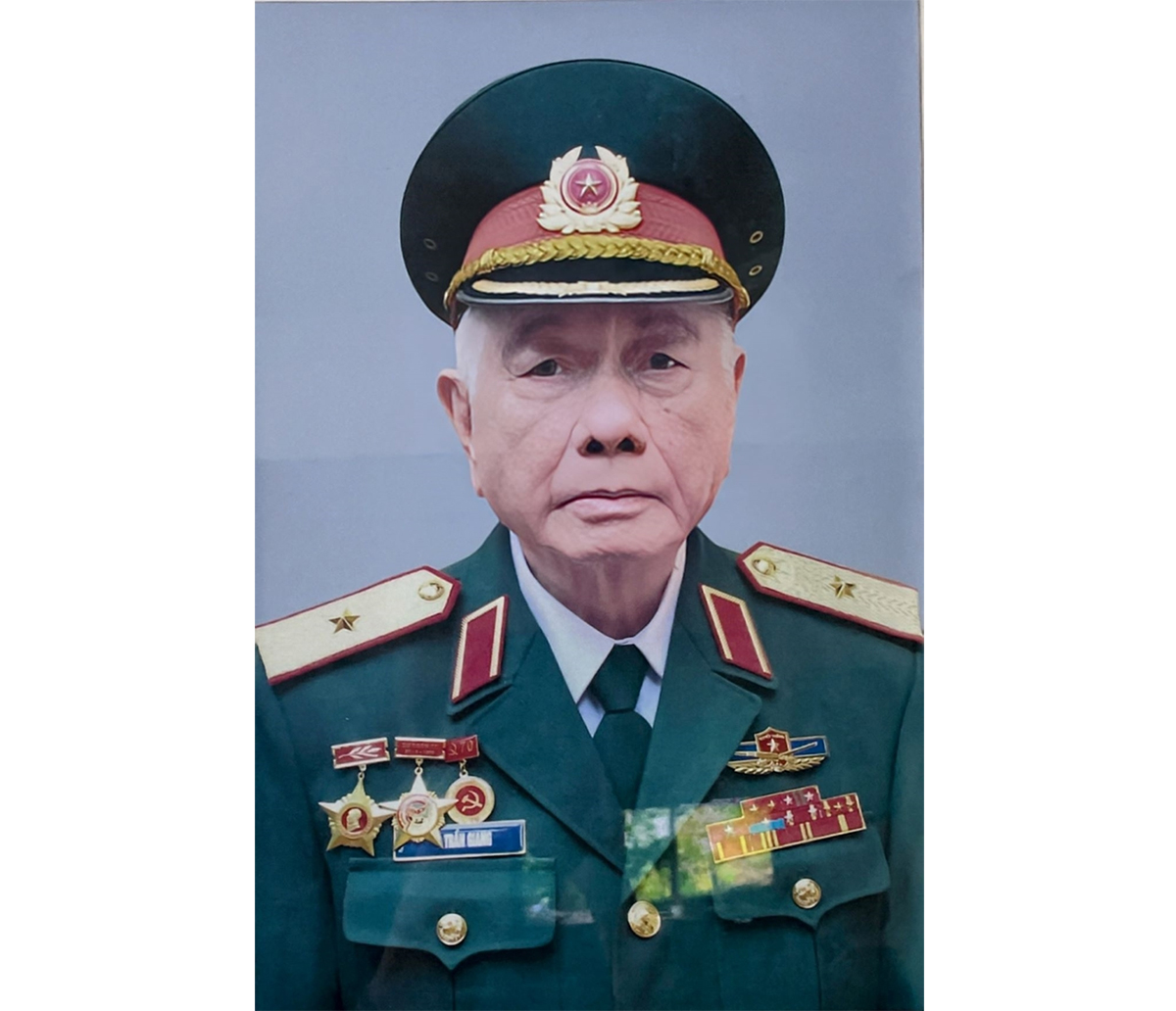 Đồng chí Thiếu tướng, Phó giáo sư, Tiến sĩ TRẦN GIANG từ trần